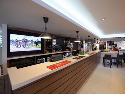 - Racecourse By Ihg 3*